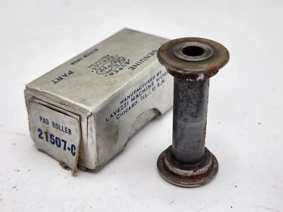 De colección La Vezzi 35mm Película Metal Pad Rodillo Proyector Parte en Caja Foto 1 de 4