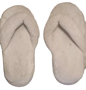 Pearl Essence Spa Slippers Pedicure Women's USA Size M/L White GUC Fuzzie soft - Picture 1 of 4