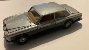 Rolls Royce Corniche - Silver/Black 1/36 Scale by Corgi Toys C27971 + Free Model - Picture 1 of 17