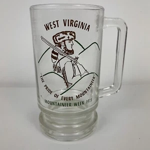 Taza de cerveza de vidrio vintage West Virginia Moutaineer Week 1973 Rifleman Pioneer Pride - Imagen 1 de 6