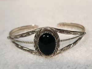 Vintage Indianer Navajo Sterlingsilber schwarzer Onyx Armreif Armband klein signiert - Bild 1 von 10