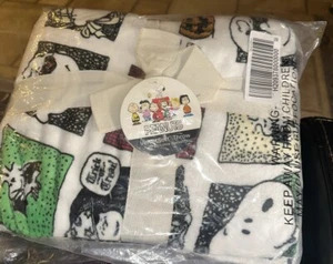 Berkshire Blanket Velvet Soft Throw Peanuts Snoopy Halloween Costumes Woodstock - Picture 1 of 4