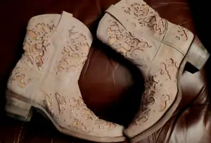 CORRAL LADIES HANDCRAFTED COWBOY BOOTS SIZE 7.5M (81811) - Picture 1 of 24