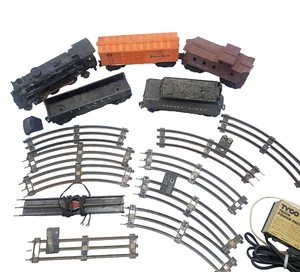 VTG Lion Metal Train Lot Locomotive & Cars With Track Pieces Tyco - Picture 1 of 13