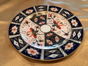 ROYAL CROWN DERBY England Traditional Imari Luncheon Plates 2451 - Picture 1 of 6