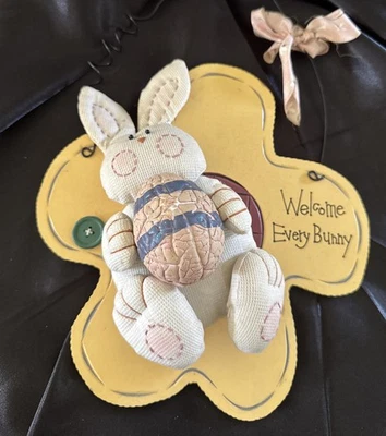 De colección Bienvenido Cada Conejo Colgador de Puerta Letrero Imagen Pascua Decoración de Pared Peluche Conejo Foto 1 de 4