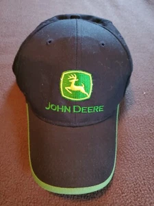 Gorra de béisbol John Deere con licencia negra verde con correa promociones MPC - USADA EN EXCELENTE ESTADO - Imagen 1 de 8