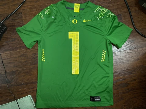NIKE Oregon Ducks Home Football Jersey #1  Size M  DB3101 377 Cover