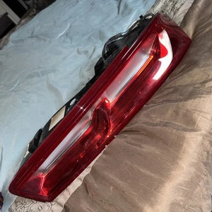 2016 2017 2018 CAMARO Passenger SIDE RH TAILLIGHT 84136776 - Picture 1 of 5