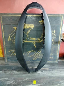 TO-R3192 - CARENA CODONE POSTERIORE NERO OPACO APRILIA SR 50 - DIS. 10131 - Foto 1 di 3