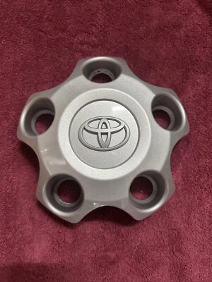 Toyota Tundra 2007-2021, tapa central de fábrica Sequoia pieza no. 42603-OC051 Foto 1 de 4