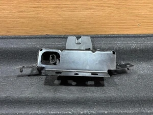 Blocchetto cofano/portellone posteriore Peugeot 208 Mk1 2012-2020 9151487499H - Foto 1 di 3