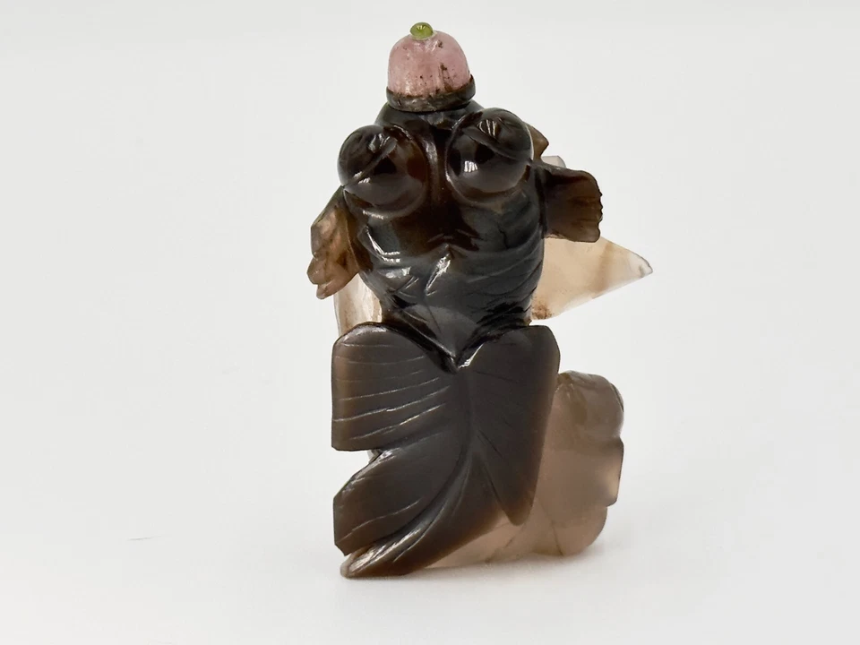 Antigua botella de tabaco de ágata tallada china con dos peces (muy rara) Foto 1 de 4