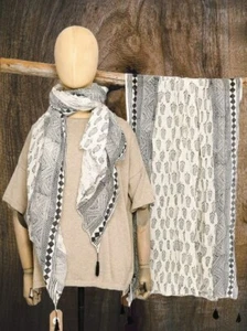 Damenschal Tuch Baumwolle 100x180 weiß schwarz Quasten Blockprint Sarah & Sally