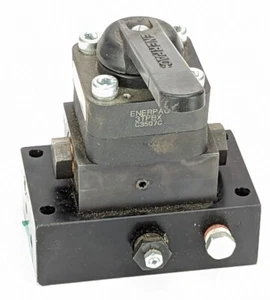 Enerpac Directional Control Valve DC6847.026, 3TPBX *NEW* - Picture 1 of 8