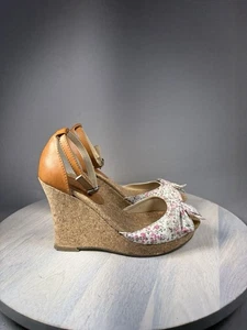 Unisa Women’s Tan Floral Espadrille Wedge Heels Peep Toe Summer Favorite Size 6 - Picture 1 of 12