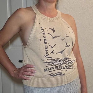 Camiseta sin mangas Pilcro By Anthropologie Love & Peace tejida cuello alto crema playa pequeña. - Imagen 1 de 8
