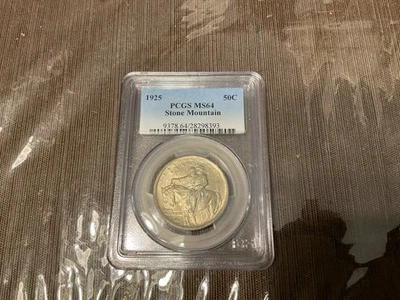 1925 stone mountain commemorative half dollar - Image 1 of 2