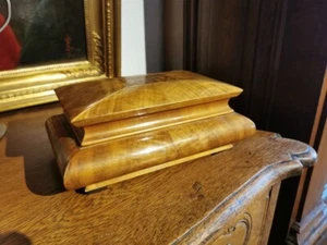 Schatulle, Nussbaum, wie Frankfurter Wellenschrank - Bild 1 von 23