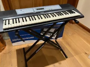 Yamaha YPT200 Portable Keyboard With 61 Full Size Keys - Picture 1 of 4