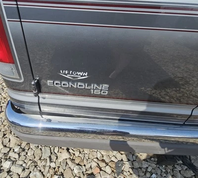 Ford Econoline 150 1992-1996 emblemas de puerta trasera furgoneta E150 OEM usada Foto 1 de 4