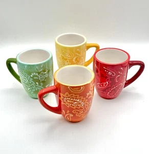 Juego de 4 tazas de café Laurie Gates Paisley 3D pintadas a mano cerámica en relieve 16 oz - Imagen 1 de 11