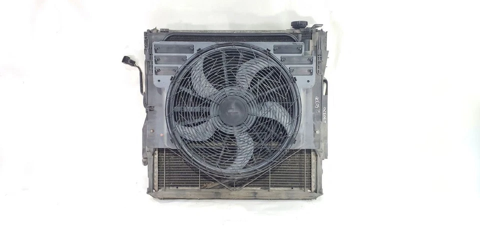 2001 2002 2003 20004 BMW X5 OEM Radiator Complete Cooling 3.0L - Image 1 of 4