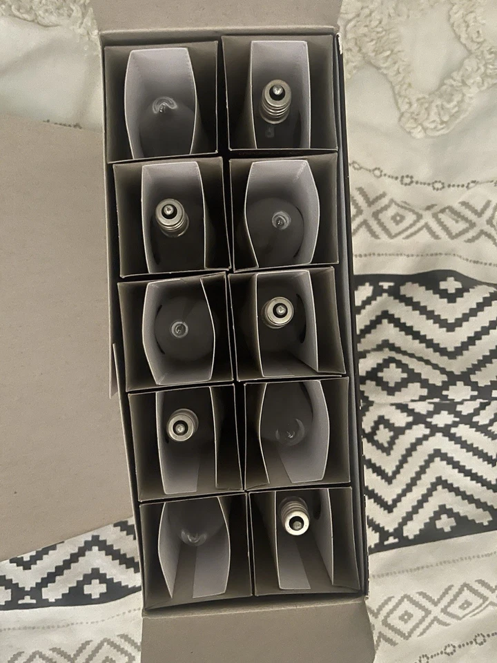 40 Watt Candelabra (E12) Krystal Touch Krypton Bulb Case Of 10 KR40CTC/32 - Image 1 of 4