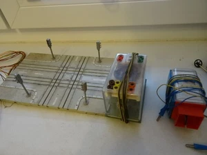 Spur HO 1:87 Faller AMS 4041 4040 Ampelkreuzung mit Lichtanlage und Rundenzähler - Bild 1 von 2