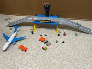 DRIVEN Airport Playset Airplane Plane Light & Sound - Picture 1 of 9