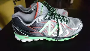 Originale New Balance Uomo Scarpe da Corsa - Grigio Nero Verde M1080 GS4 TG. 45 - Foto 1 di 8