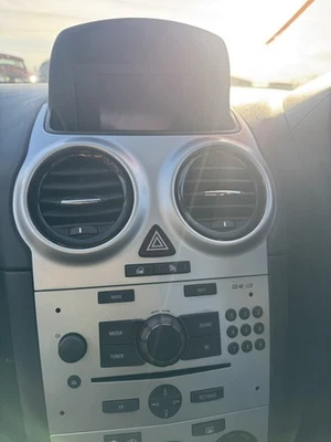 Vauxhall Corsa 06-15 Baujahr D CD40 Radio CD Player USB Stereo Display. Mit Bezug  - Bild 1 von 4