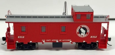 HO-Scale Walthers Platinum Line 932-7516 30' Wood Caboose GN Great Northern X312 - Image 1 of 4