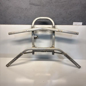 2004 Bombardier Outlander Max 400 4x4 OEM REAR BACK CARRIER RACK MOUNT SUPPORT - Foto 1 di 10