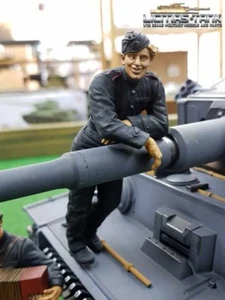 Deutsche Panzerbesatzung Funker Figur bemalt Normandie 1944 für Panzer 1:16 - Bild 1 von 2