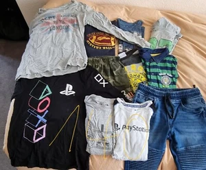 Jungskleidung Playstation, Pepe usw. in 140 gebraucht - Bild 1 von 1