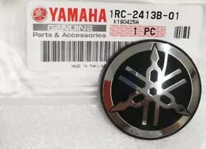 EMBLEMA ADESIVO FIANCHETTO LATERALE dx sx ORIGINALE YAMAHA MT-07 2022 2023 2024 - Foto 1 di 3