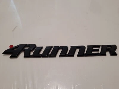 99-02 Toyota 4Runner puerta levadiza emblema insignia logotipo puerta trasera letra negro mate Foto 1 de 4