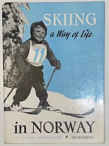 RARE book 'Skiing: a Way of Life in Norway' by Einar Bergsland (Oslo 1952) - Imagen 1 de 15
