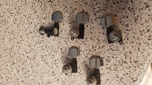5 schwarze geschlossene Stimmschlüssel mit Chromspitzen gebraucht für Ersatzteile - Bild 1 von 2