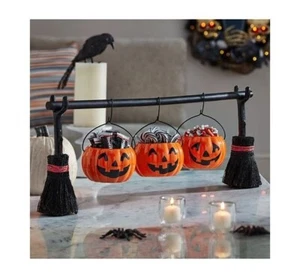 Nuevo en caja Juego de servir calabaza de Halloween marca de miembro brujas escoba cuencos de caramelo - Imagen 1 de 9