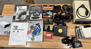 Atari 400/800 Computer Disk Drive, Games, Controllers and Books Whole Lot - Afbeelding 1 van 10
