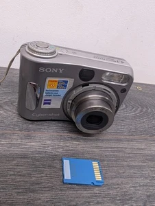 Sony Cybershot Kamera - DSC-S80 - 4.1 Mega Pixel - Ersatzteile oder Reparaturen - Bild 1 von 21