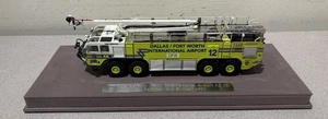 Fire Replicas FR088-41 Oshkosh 8x8 Striker Dallas/Fort Worth Airport EZ 41 - Imagen 1 de 22