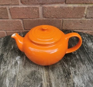 Le Creuset Classic Teekanne Orange 1,3L mit Deckel Steingut Home Küche Deko - Bild 1 von 15
