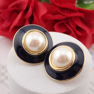 Vintage Monet Enamel Simulated Pearl Gold Tone Clip Earrings - Picture 1 of 6