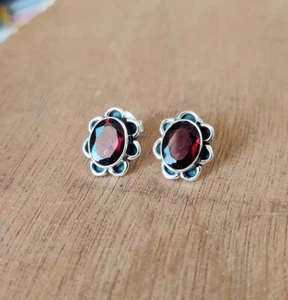 Rote Granat Blume Ohrringe Sterlingsilber zierliche Ohrstecker Granat Würfel - Bild 1 von 5