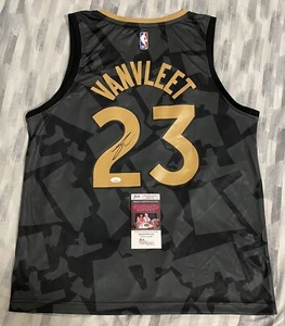 Camiseta Autógrafo Fred VanVleet Firmada Toronto Raptors Auténticos Fanáticos Certificado de Autenticidad JSA - Imagen 1 de 5