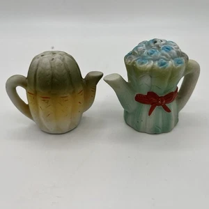 Vintage Asparagus and Artichoke Teapot salt and pepper shakers - Picture 1 of 6