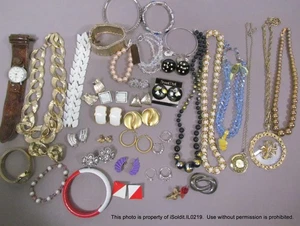 GROSSES KONVOLUT DAMEN VINTAGE MODESCHMUCK Carolee Trifari DuMond österreichische Kristalle - Bild 1 von 12